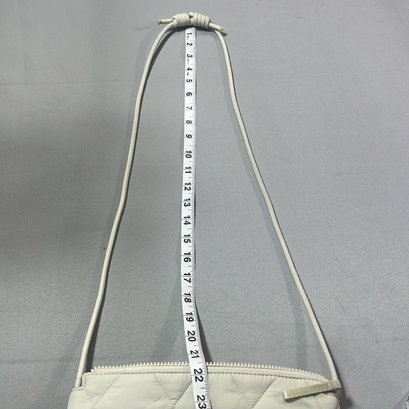 Vera Bradley taupe purse nylon quilted - Picture 6 of 10